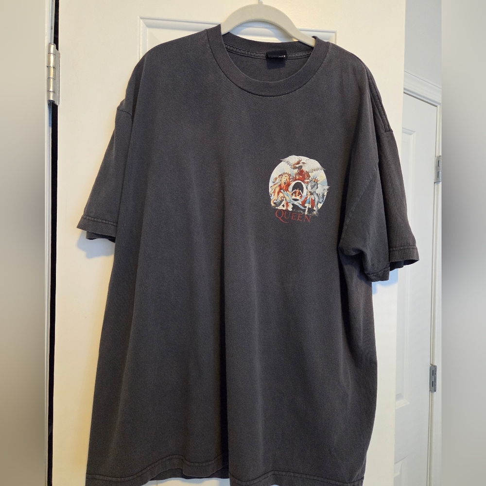 Queen Oversized Vintage Band Tee